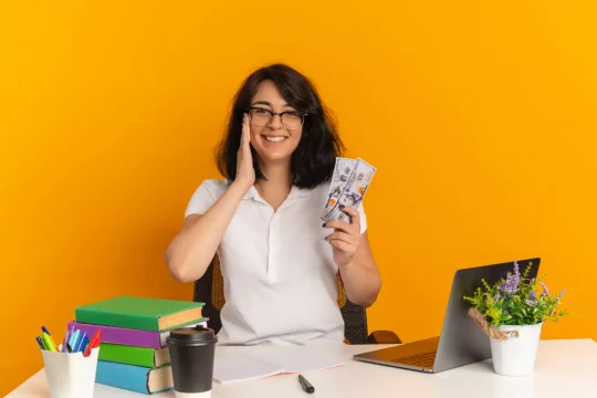 Tips Perempuan Modern Cerdas Mengelola Keuangan