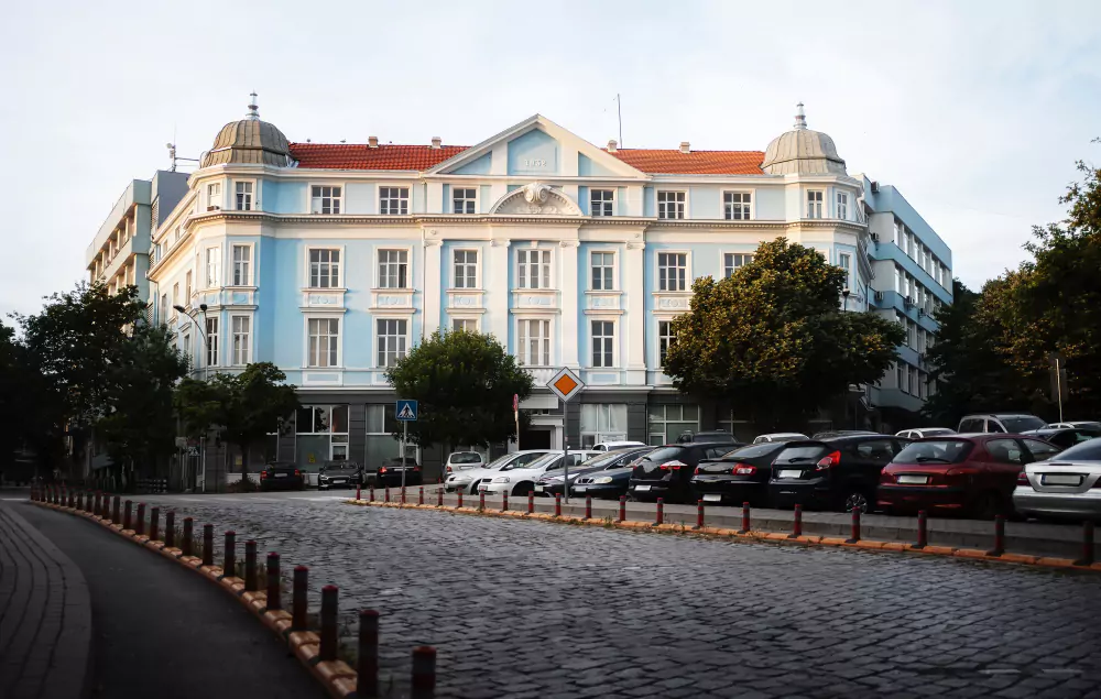 Hotel Tertua di Indonesia