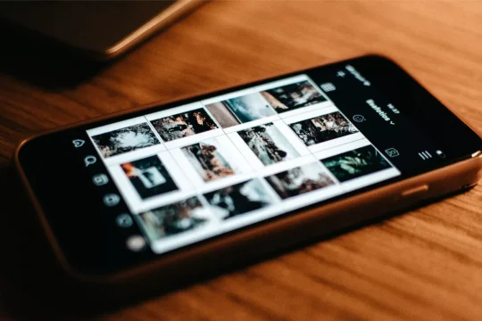 13 Rekomendasi Aplikasi Desain Grafis Android Gratis di 2025