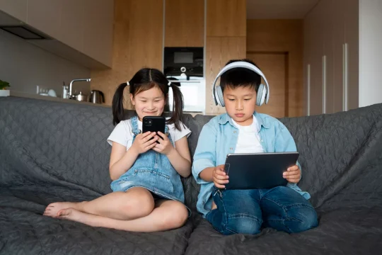 PP TUNAS Berlaku - Apa Artinya bagi Anak, Orang Tua, dan Platform Digital di Indonesia