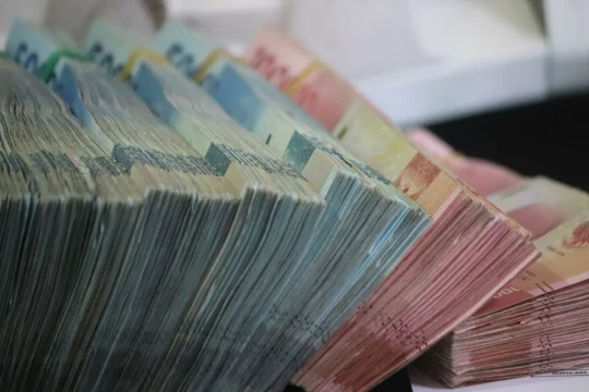 Kenapa Rupiah Bisa Tembus Rp18.000 per Dolar? Ini Penjelasannya