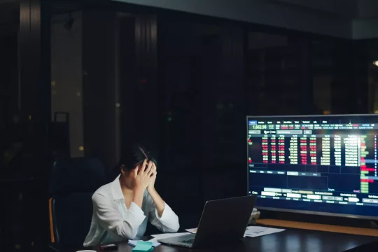 Rupiah Tembus Rp17.900 dan IHSG di Bawah 6.000 - Apa yang Sebenarnya Terjadi?